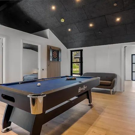 Alexandravej 25 לוקן