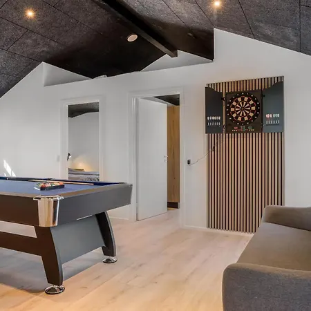 Alexandravej 25 * לוקן